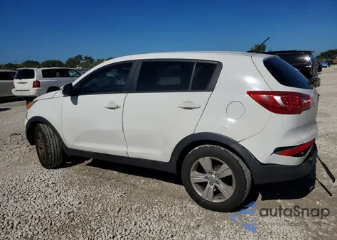 2013 Kia Sportage Base z USA, uszkodzony, nr VIN KNDPB3A21D7398794